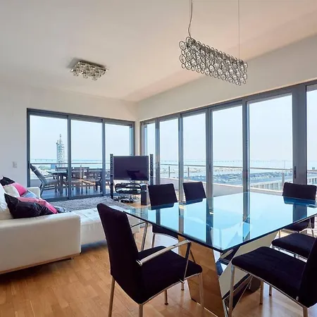 Beautiful River View Apartamento *
